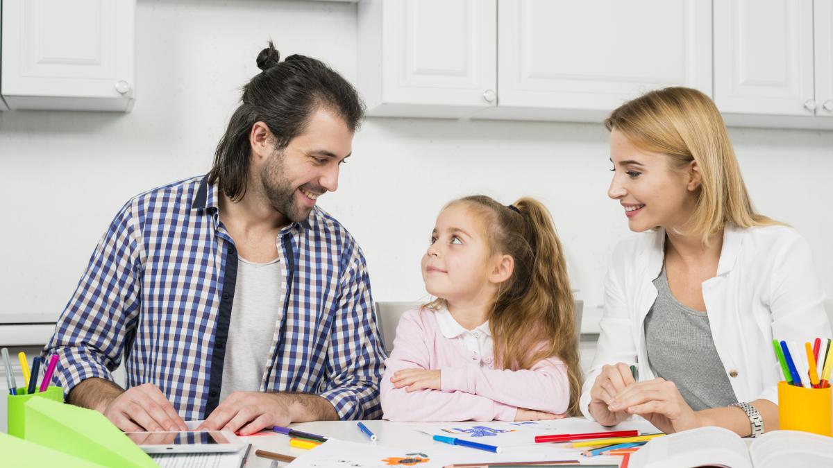 implicarea-parintilor-in-educatie--iulian-cristache--presedintele-edupar-e2809etrebuie-sa-facem-diferenta-dintre-dorinta-si-putintae2809d--video_91598100