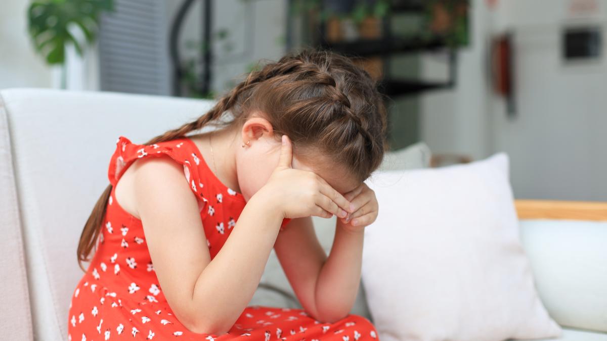 acestea-sunt-motivele-care-ii-dau-durere-de-cap-copilului--potrivit-unui-studiu-al-institutului-national-de-tulburari-neurologice-si-avc--cum-putem-evita_26681000