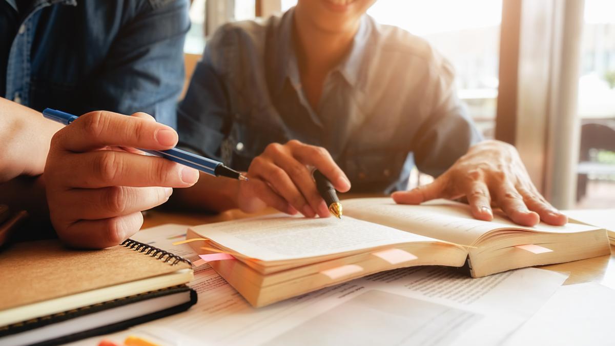 din-noul-an-scolar--elevii-de-clasa-a-xii-a-vor-putea-studia-disciplina-optionala-e2809eistoria-revolutiei-din-1989-si-a-schimbarii-de-regim-din-romaniae2809d_44038400