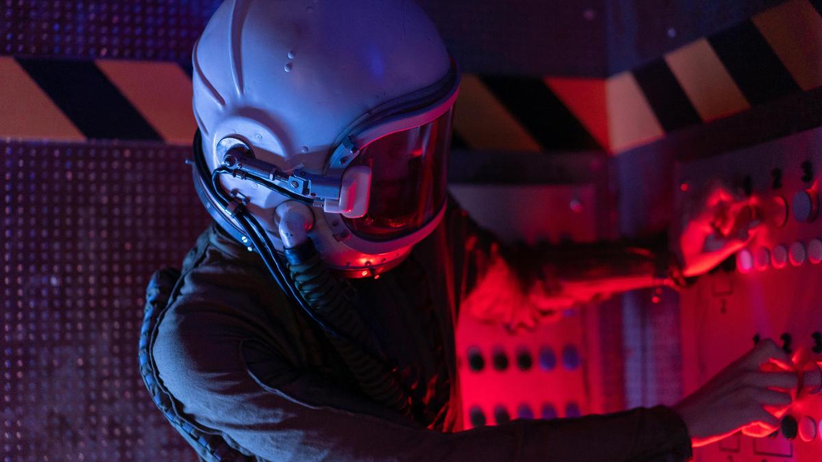 pexels-mikhail-nilov-7660838_76573100