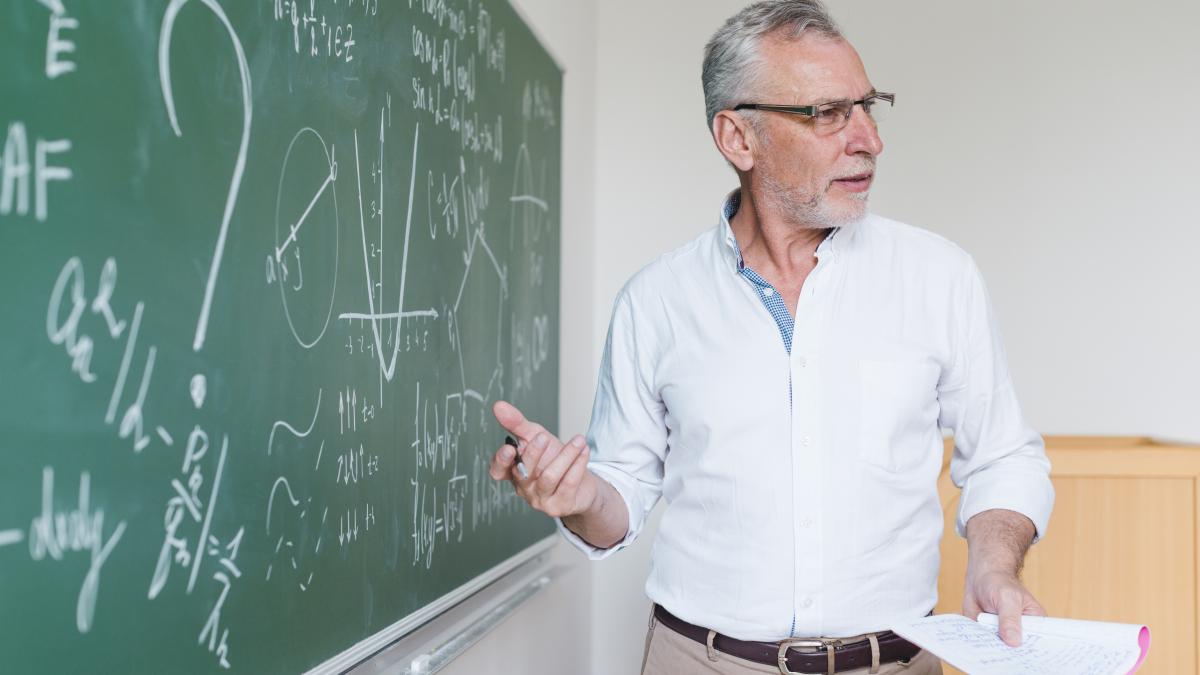 profesorii-trebuie-sa-recupereze-ziua-libera-de-2-mai_00813400