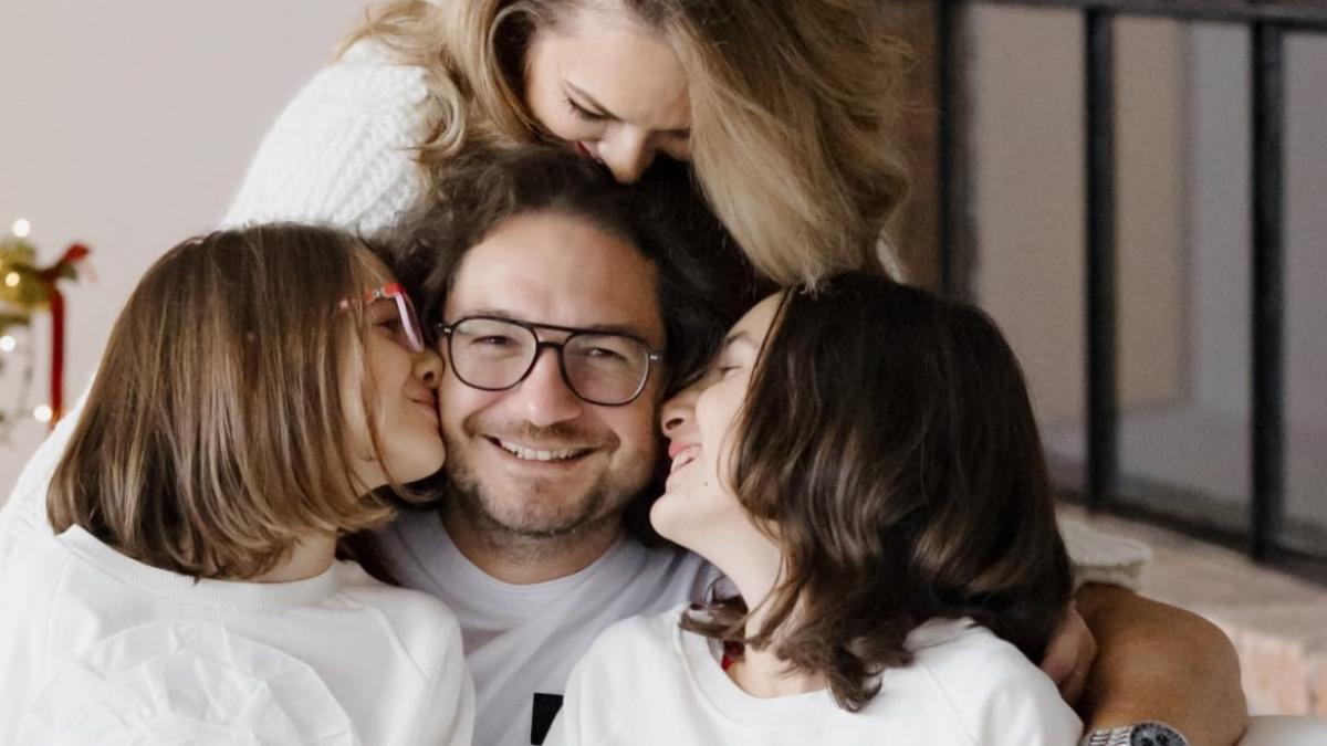 sarbatoare-in-familia-lui-chef-florin-dumitrescu--fetita-cea-mica-implineste-9-ani_24409500