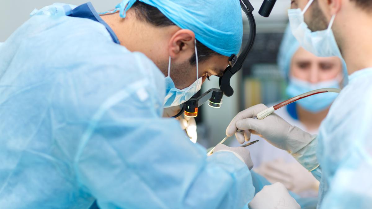 un-baiat-de-14-ani-si-a-recapatat-vederea-dupa-5-ani-de-intuneric_37655200