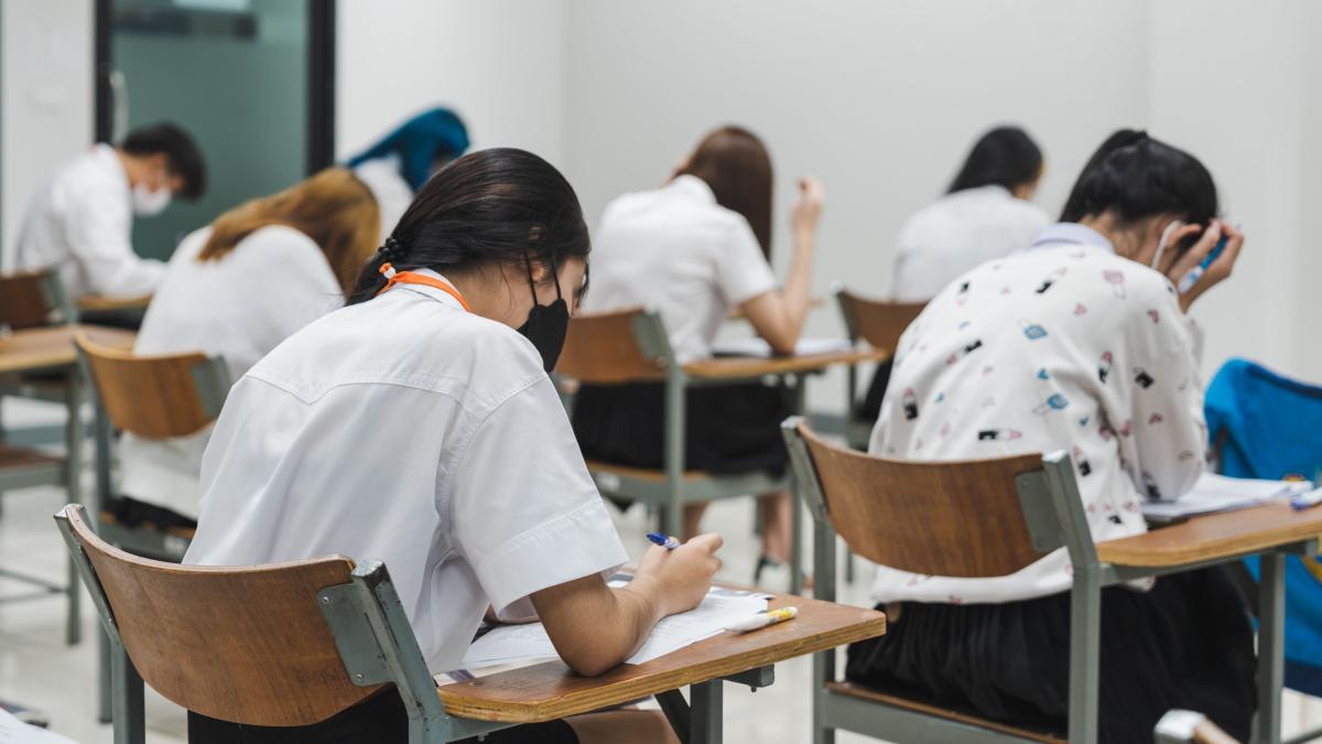 absolventii-de-liceu-care-au-promovat-bacul-ar-putea-sa-si-mareasca-nota-la-cel-putin-una-din-probe_46619700