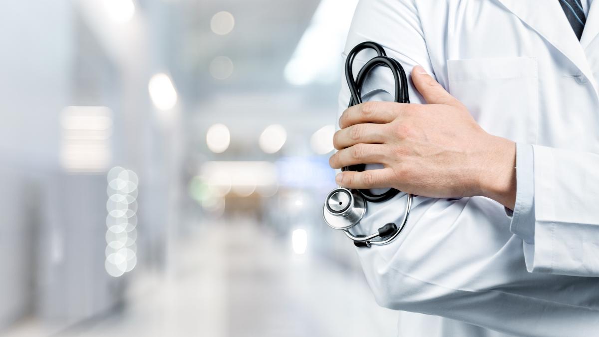 mai-multi-elevi-participanti-la-olimpiada-nationala-de-istorie-au-ajuns-la-spital--dupa-ce-au-mancat-la-un-restaurant_91752600