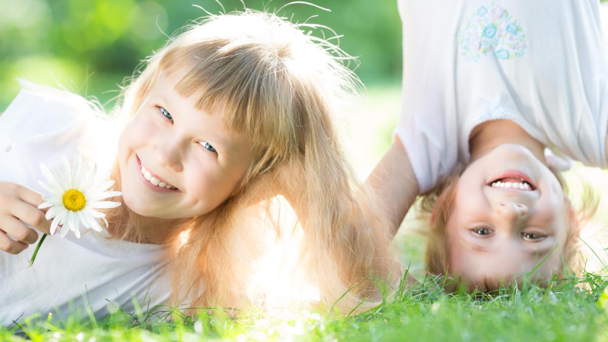 cele-10-porunci-ale-educatiei-emotionale--principii-eficiente-pentru-cresterea-sanatoasa-si-echilibrata-a-copiilor--de-la-un-psiholog_16849600