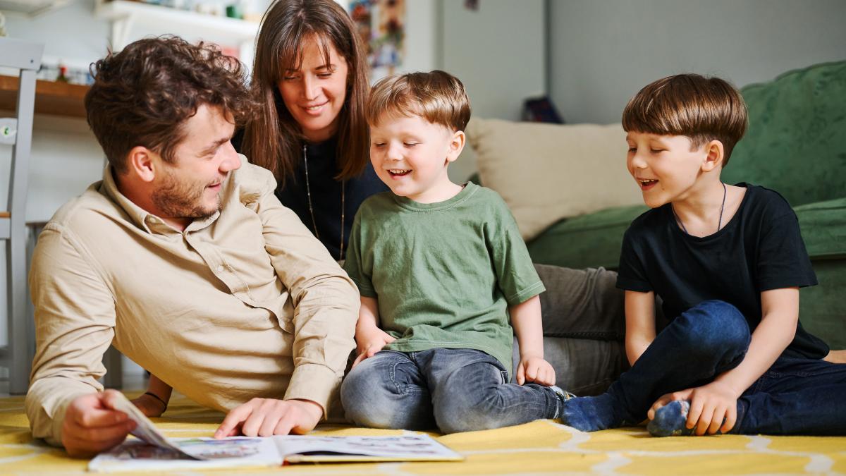 educati-copiii-si-nu-va-fi-necesar-sa-pedepsiti-adultii-elementele-esentiale-in-educatie--dupa-vorbele-lui-pitagora_40479800