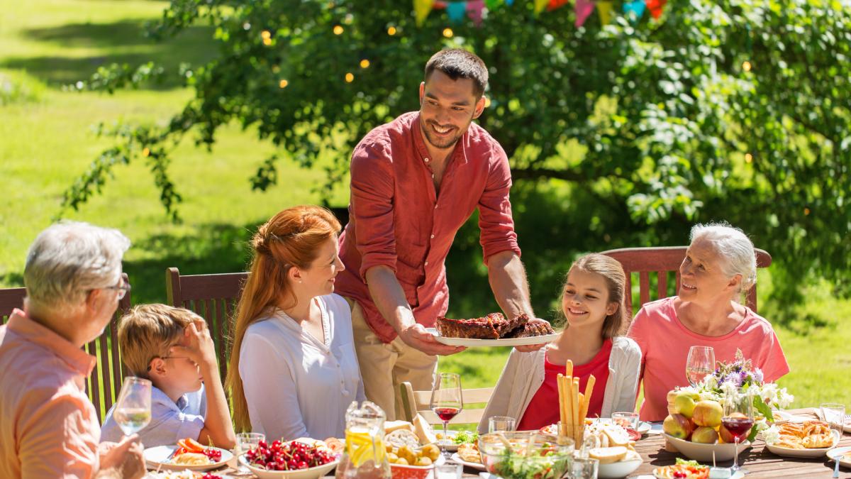 cum-sa-ti-creezi-propriile-traditii-de-familie-si-de-ce-ar-trebui-sa-o-faci-cat-mai-repede-sunt-vitale-pentru-dezvoltarea-copiilor_95110100