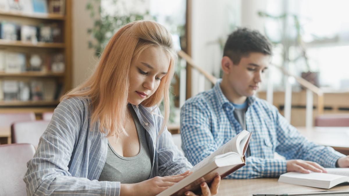 acestea-sunt-greselile-pe-care-le-fac-parintii-atunci-cand-isi-ajuta-copiii-sa-aleaga-un-traseu-academic_64734400