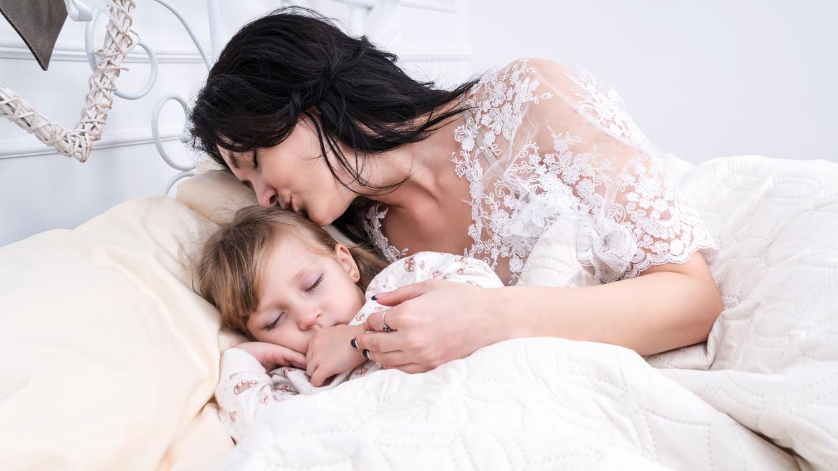 si-a-lasat-copiii-la-scoala-si-a-intrat-in-coma--o-mama-s-a-trezit-5-ani-mai-tarziu-cand-a-aflat-varsta-noastra--i-s-a-frant-inima--a-inceput-sa-planga_45972900