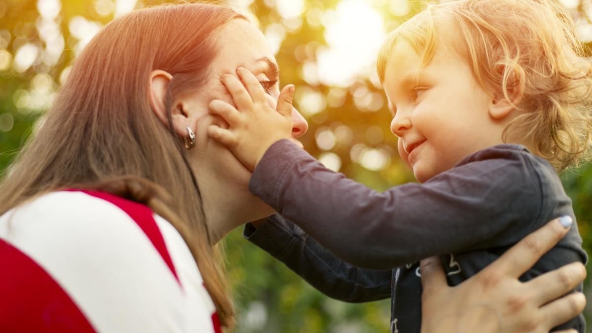 cum-sa-stabilesti-o-educatie-receptiva-psiholog-cel-mai-eficient-model-parental-prin-care-se-poate-asigura-o-dezvoltare-sociala-si-emotionala-buna-pentru-copii_93163100