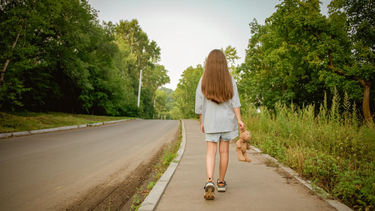 sapte-copii-de-la-centrul-dgaspc-din-mehedinti--ademeniti-cu-bani--dulciuri-si-scosi-cu-bilet-de-voie--abuzati-de-cei-care-ar-fi-trebuit-sa-ii-protejeze-si-sa-ii-educe_08197400
