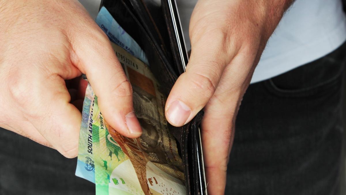 vesti-bune-pentru-elevi--bursele-sociale-ar-putea-creste_07216200