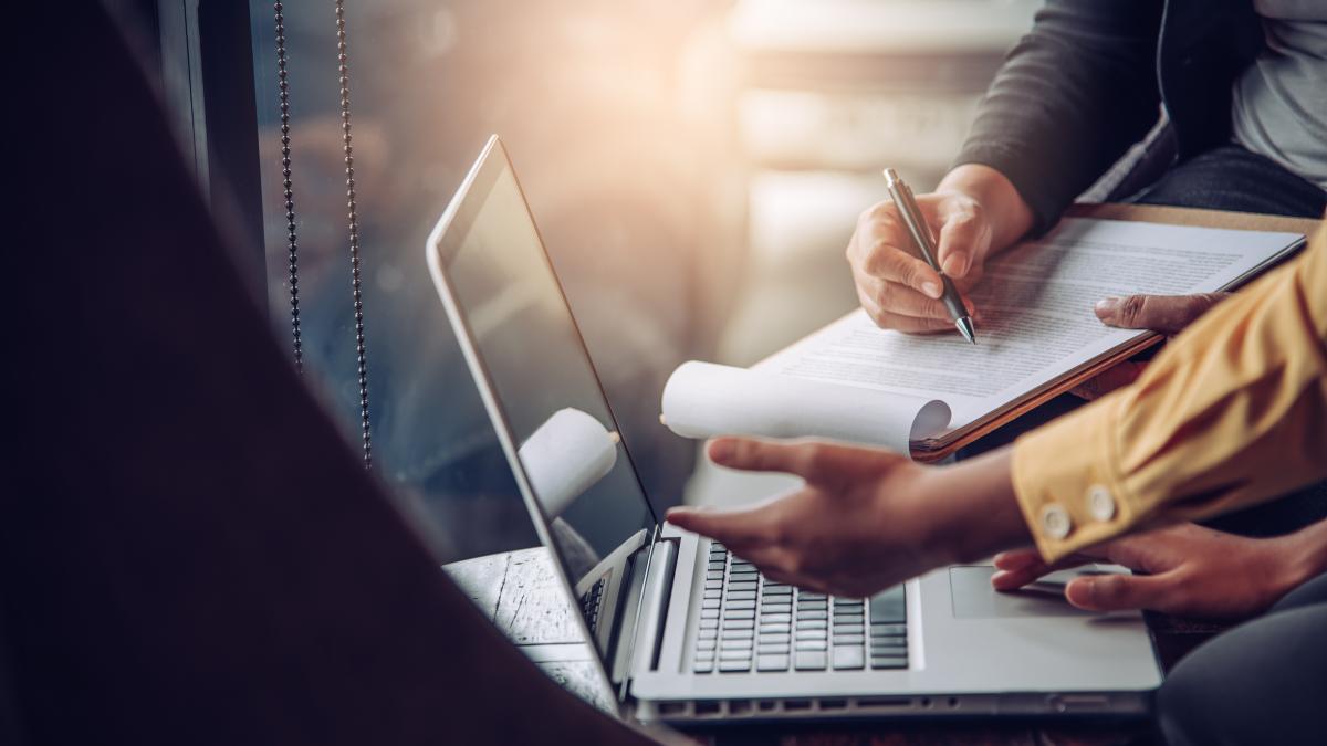 persoana-singura-din-familia-monoparentala-nu-poate-fi-obligata-sa-presteze-munca-de-noapte_04532800