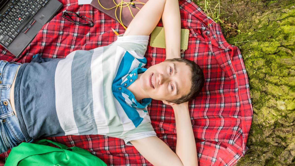 tinerii-romani--campioni-la-stat-degeaba_48434100