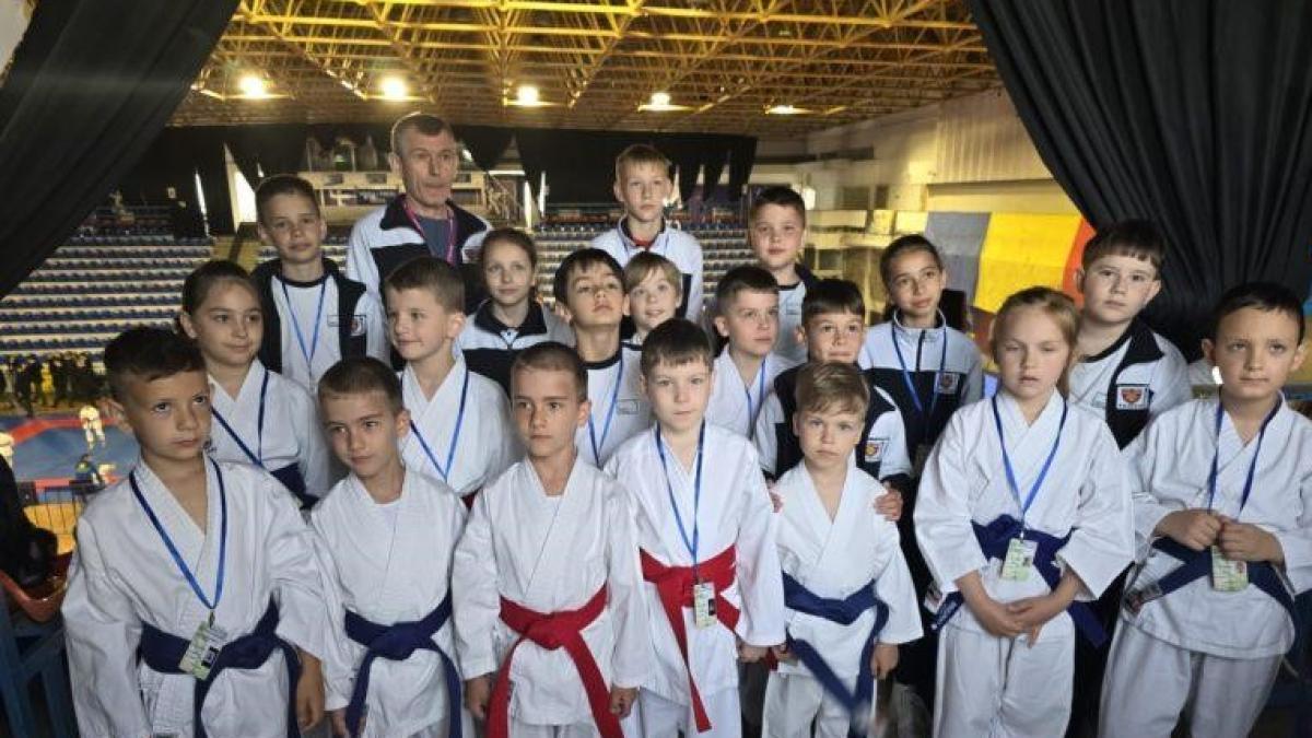 copii-pe-podium-la-cupa-romaniei-la-karate-shotokan-esku_81160100