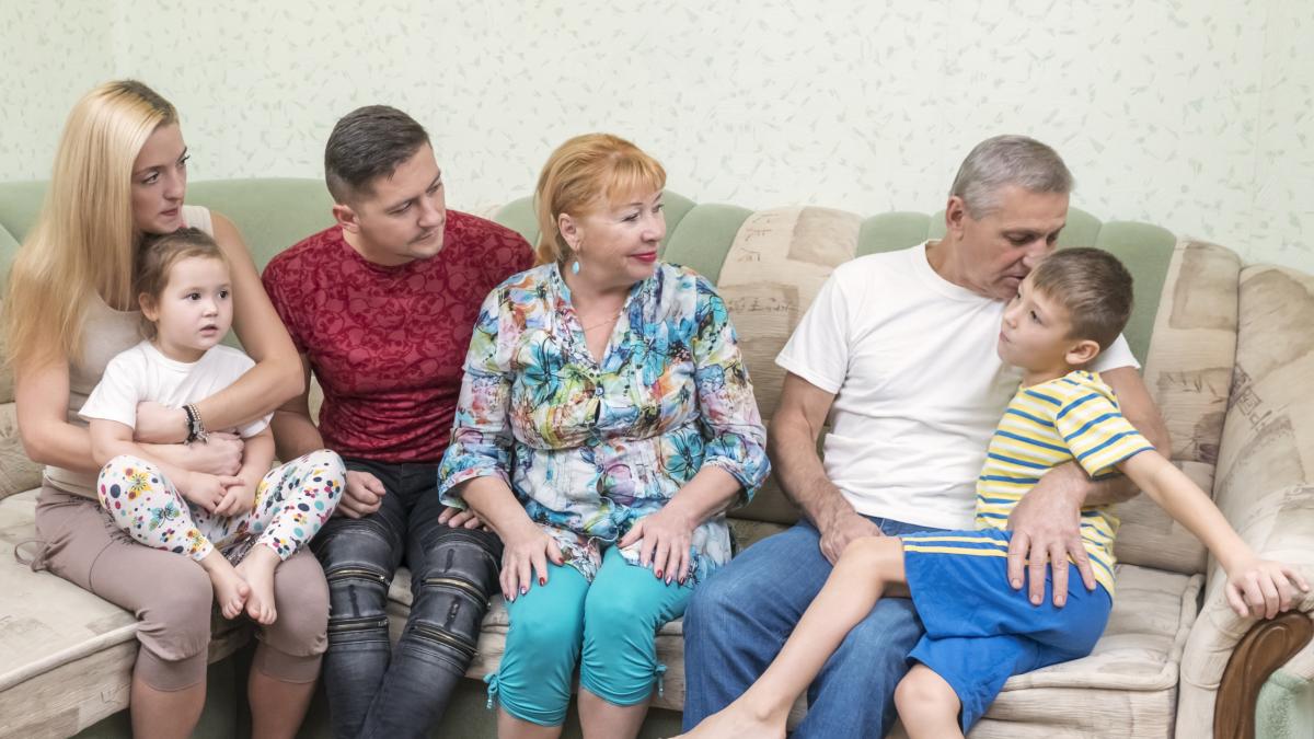 3-comportamente-ale-bunicilor-care-ii-exaspereaza-pe-parinti-pot-slabi-relatia-dintre-ei_38803100