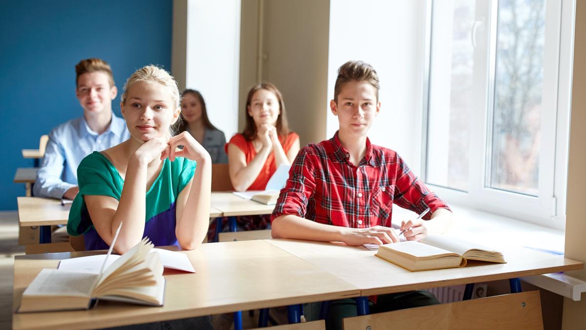 vineri--zi-importanta-pentru-liceeni-ultima-zi-de-cursuri-pentru-clasele-a-xii-aa-xiii-a-si-ultima-zi-de-inscriere-la-bacalaureat--ligia-deca--precizari-importante_32573400