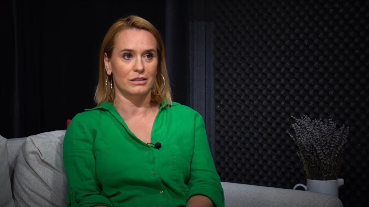 andreea-esca--despre-realitatea-sociala-din-scolile-noastre-copiii-sunt-foarte-cruzi--daca-n-ar-fi-fost-trist--ar-fi-fost-amuzant_17304500