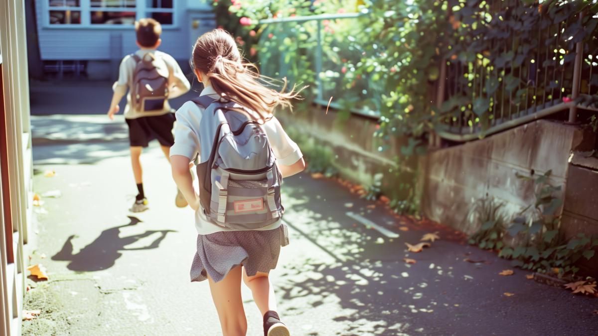 ministerul-analfabetilor-chiulangii-ligia-deca--avalansa-de-aplauze-dupa-ce-a-propus-ca-elevilor-sa-li-se-scada-nota-la-purtare-abia-dupa-ce-lipsesc-dublu-atat-s-a-putut_18638800