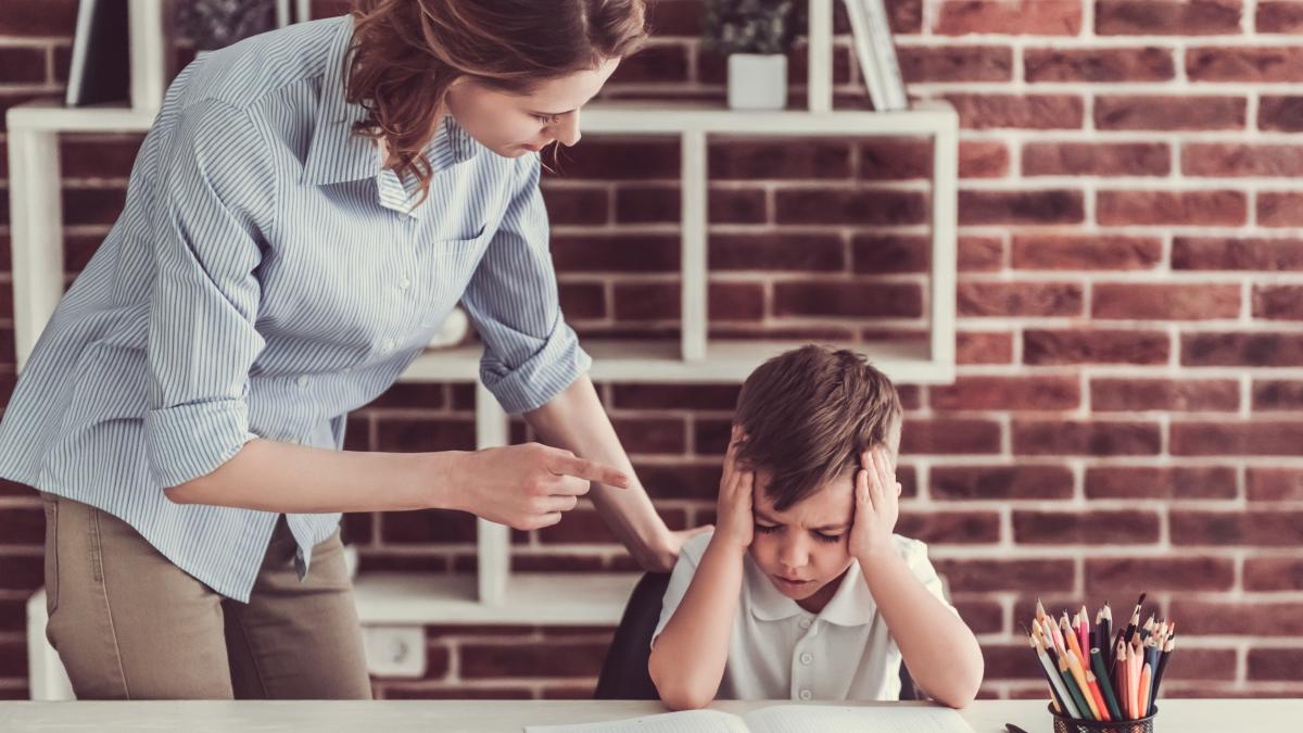 cum-stii-ca-ai-intrat-in-burnout-parental-ana-maria-zamfir-primul-pas-este-idealizarea--adica-ne-dorim-de-la-copilul-nostru-foarte-mult_96225800