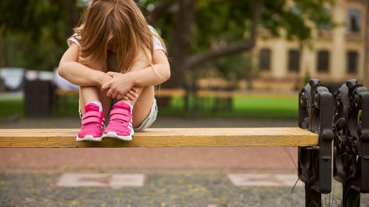 cele-mai-mari-trei-pericole-la-adresa-unei-copilarii-sanatoase--in-prezent--urania-cremene-as-introduce-asta-obligatoriu_94233400