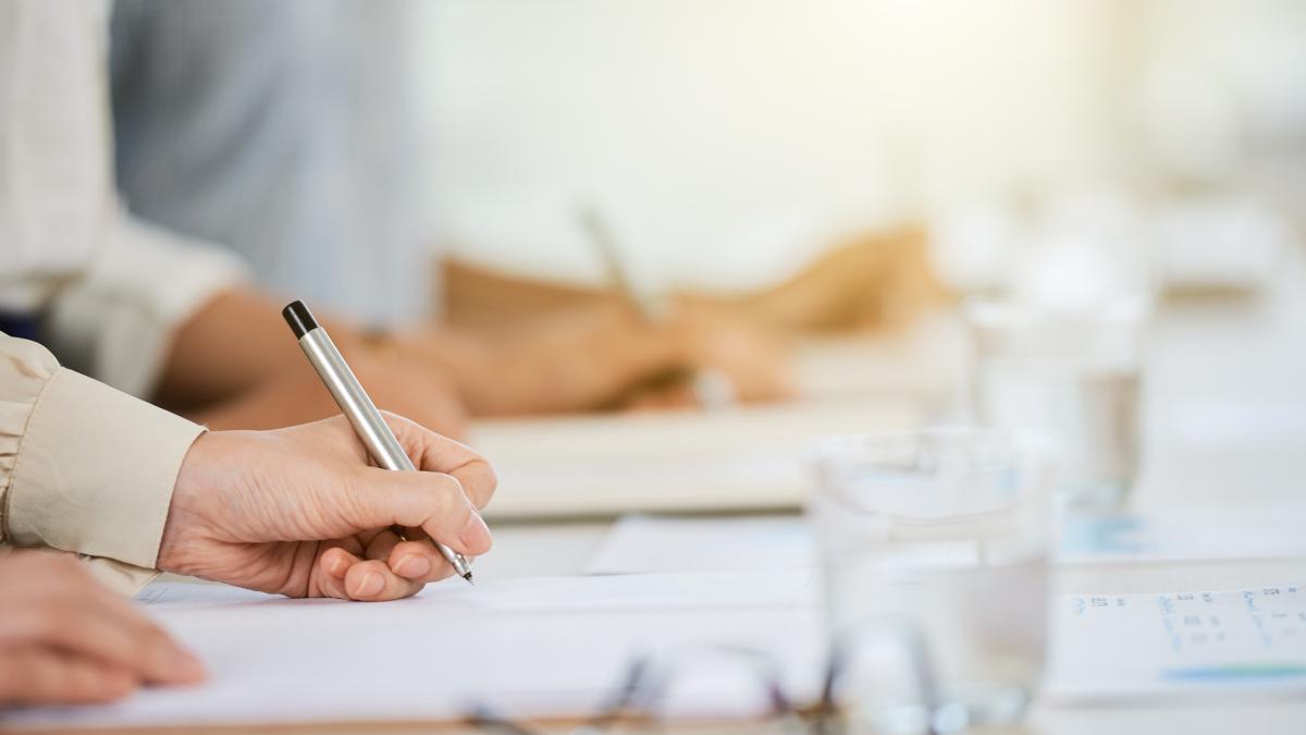 mii-de-elevi-sustin-maine-prima-proba-a-examenului-de-bacalaureat_51527700