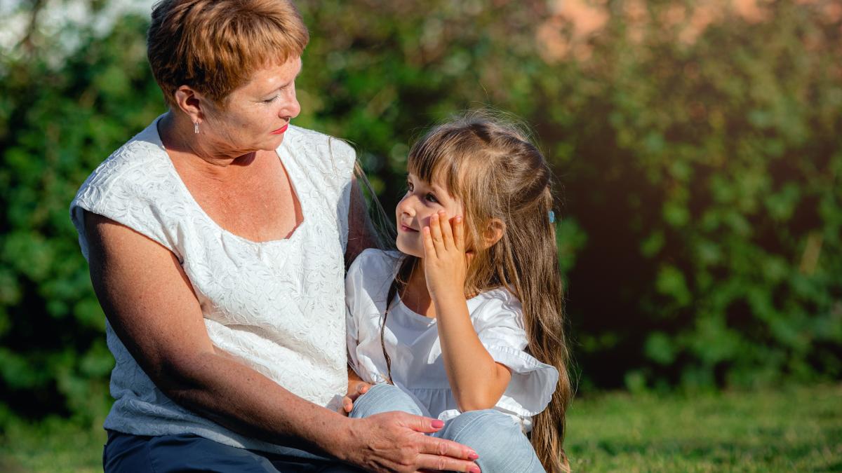 cum-necazurile-bunicilor-ii-pot-afecta-pe-nepotii-lor-psiholog-trauma-generatiilor-anterioare-poate-avea-un-impact-profund-asupra-sanatatii_65231700