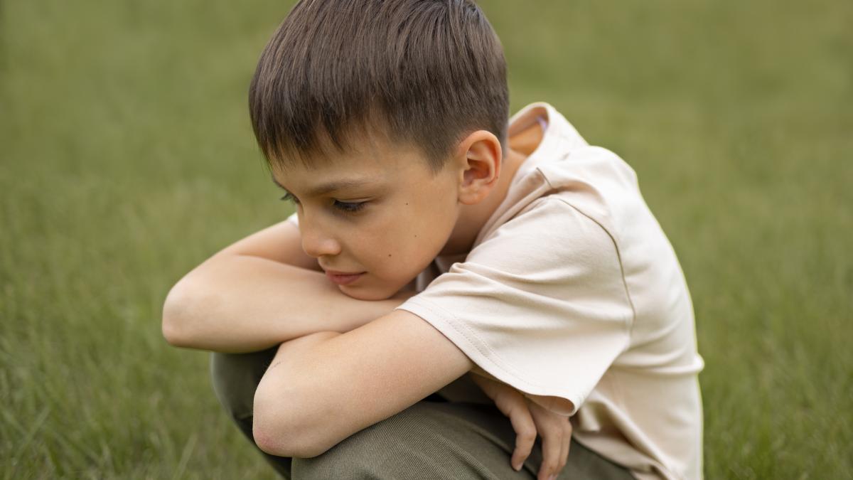 close-up-sad-boy-portrait_50327400