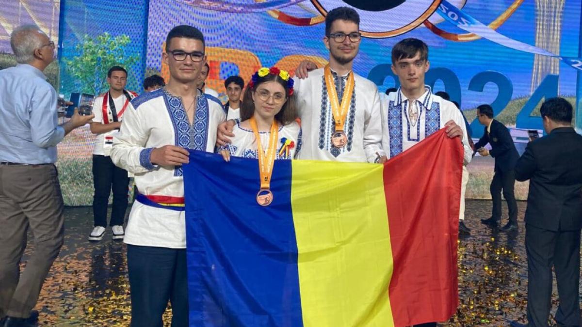 medalii-olimpiada-biologie-internationala-astana-13-07-med-fb-premii-e1720885505954-1024x770_06538500