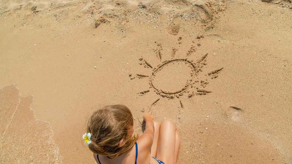 sfatul-perfect-de-la-o-mamica--care-va-schimba-viata-ta-si-a-copiilor-tai-la-plaja_36815000