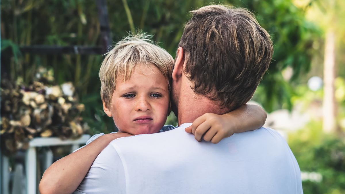 5-moduri-de-a-ti-mangaia-copilul-cand-este-trist--psiholog-niciun-copil-nu-s-a-plans-pana-acum-ca-a-primit-prea-multe-mesaje-de-dragoste-din-partea-parintilor_82872000