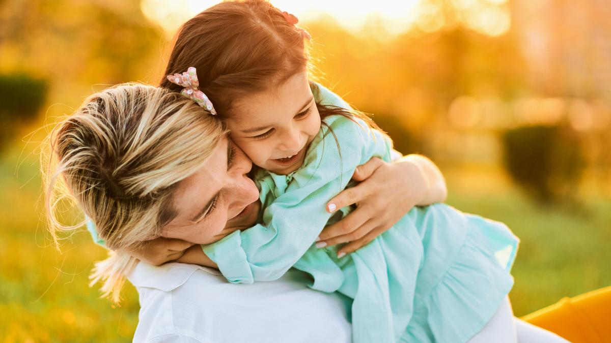 semnele-care-arata-ca-al-tau-copil-se-simte-iubit--potrivit-unui-expert_03079000