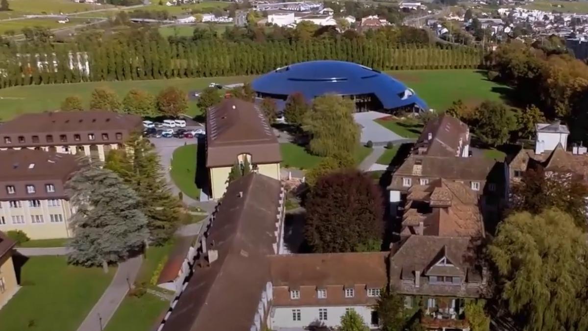 cea-mai-scumpa-scoala-din-lume-taxa-de-150-000-de-euro-pe-an-si-niciodata-nu-accepta-mai-mult-de-10prc--din-numarul-de-elevi-din-aceeasi-regiune-1_63702300