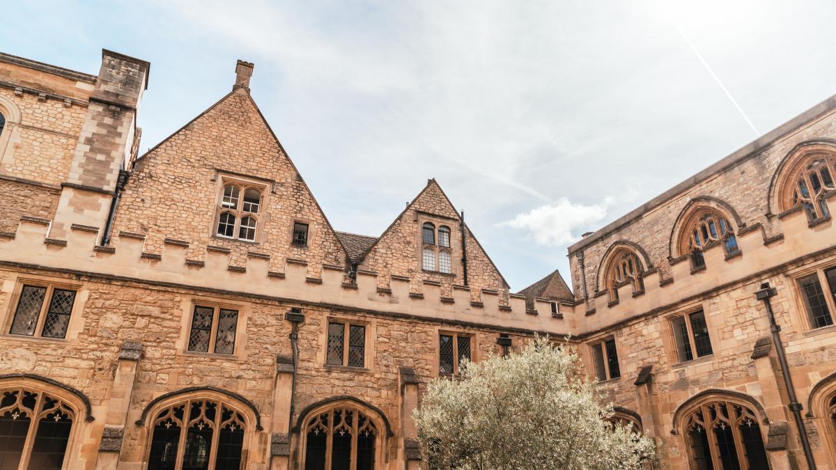 beautiful-architecture-christ-church-cathedral-oxford-uk_64243200