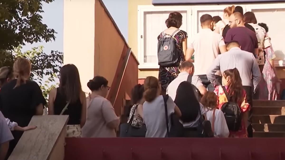 pentru-ce-ne-mai-pun-sa-dam-examen-profesorii--revoltati-pentru-ca-nu-sunt-posturi-titularizabile-munca-degeaba-si-un-stres-aiurea_23577400