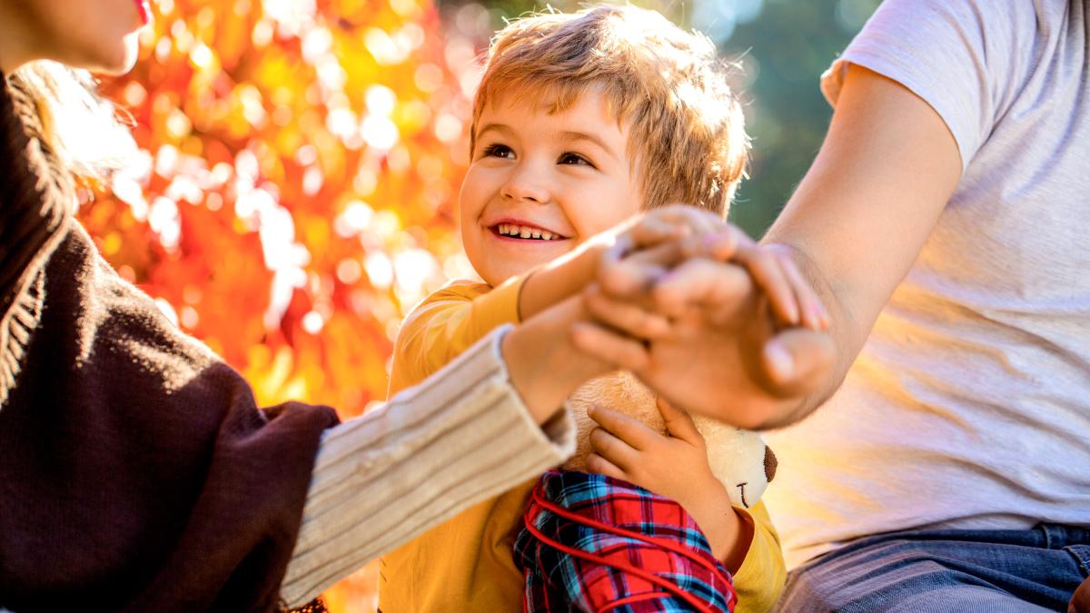 milenialii-schimba-regulile-jocului-in-parenting-modurile-in-care-parintii-rup-ciclul-si-le-predau-copiilor-lectii-de-viata-pe-care-nu-le-au-primit-niciodata_19754800