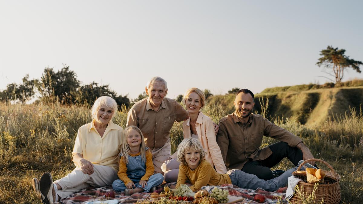 happy-family-posing-together_08560600