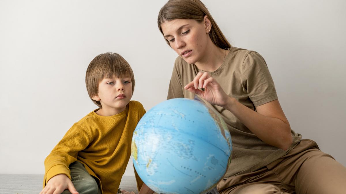 razboi--foamete--seceta--pandemii-cum-sa-vorbesti-despre-lucruri-dificile-cu-copiii--foto-freepik_41898300