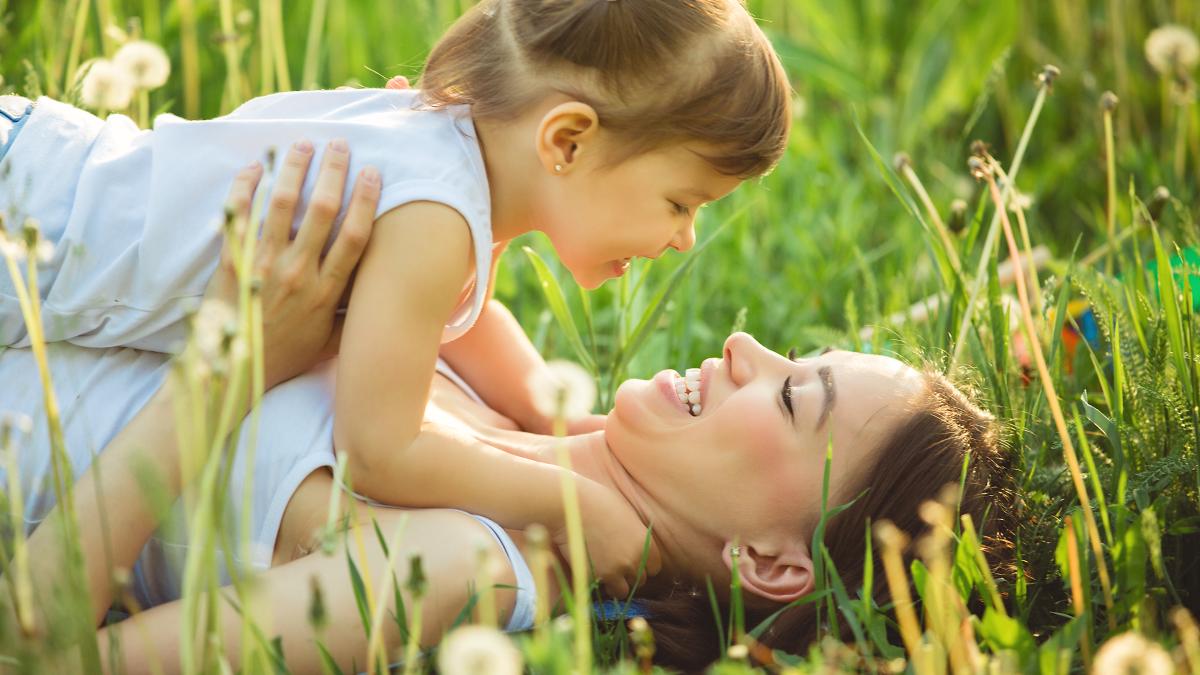 cel-mai-puternic-compliment-pe-care-sa-l-spui-copilului-tau--conform-unui-psiholog_39387900