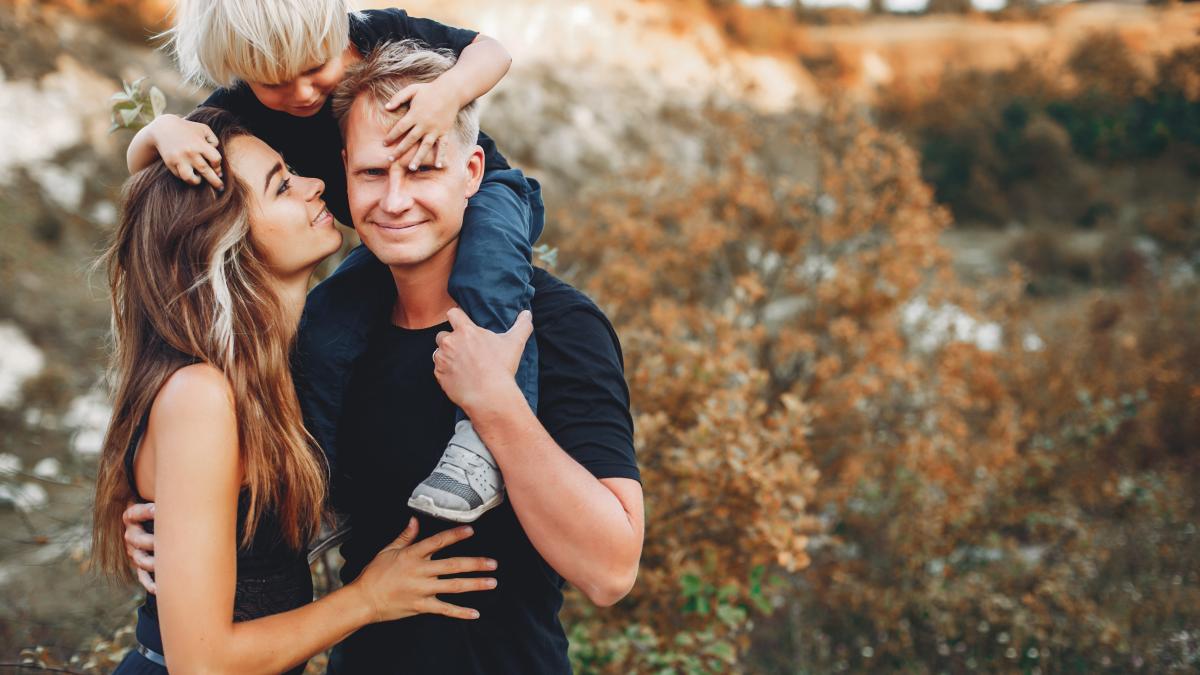 stylish-family-park_79508900