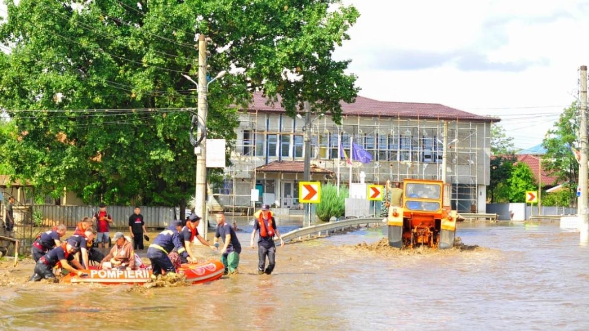 zeci-de-scoli--inchise-in-galati-din-cauza-inundatiilor--lista-completa_91858500