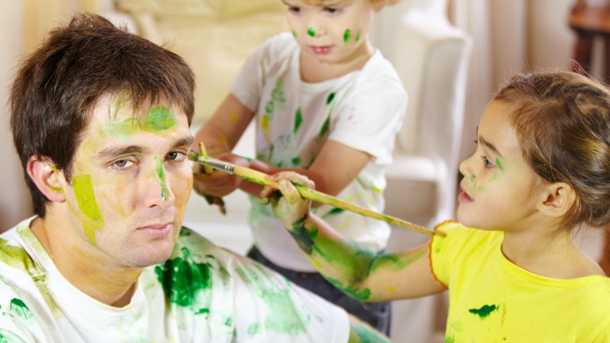 esti-un-parinte-permisiv-consecintele-modelului-de-mama-sau-tata-modern--care-crede-ca-prea-multa-disciplina-poate-provoca-traume-copilului_98129500