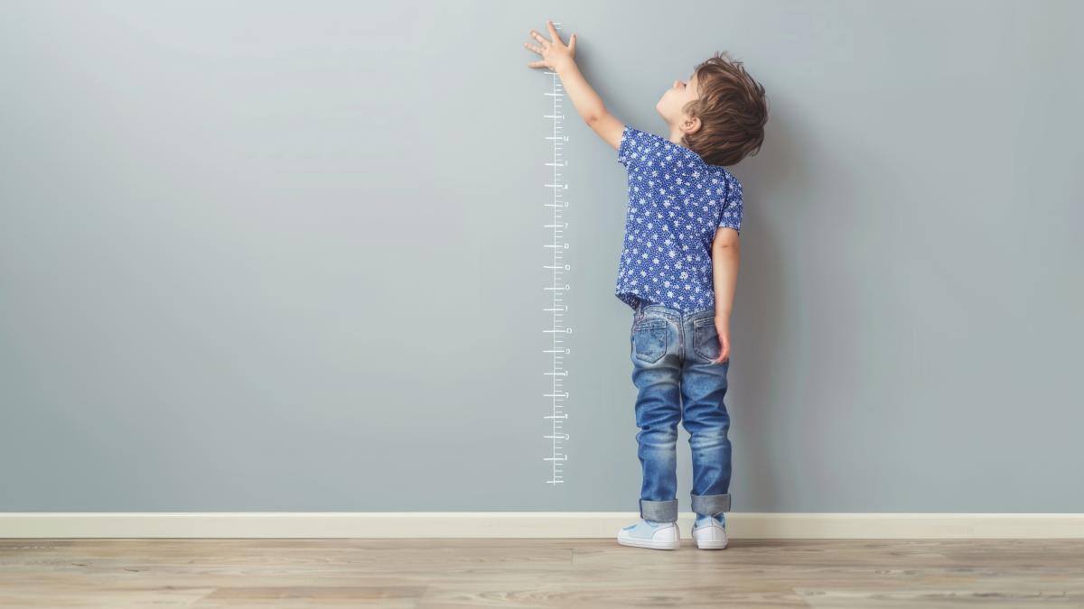 cele-mai-eficiente-strategii-pentru-a-sustine-cresterea-in-inaltime-la-copii--experti-intelegerea-factorilor-ajuta-parintii-sa-creeze-un-mediu-optim-de-dezvoltare_12483400