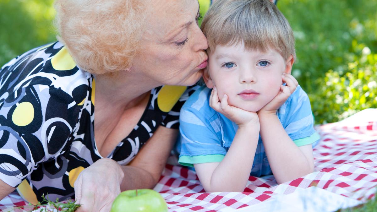 e2809ede-ce-mama-a-fost-stricta-cu-mine-si-acum-este-o-bunica-permisivae2809d-izbucnirea-unei-mame_99365800