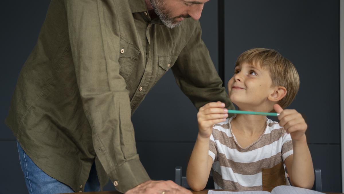 copilul-amana-mereu-temele-vina-ar-putea-fi-a-parintilor--corelatia-dintre-intarzierea-la-studiu-si-stima-de-sine-scazuta_79577500