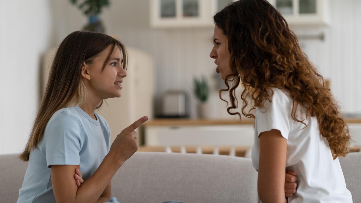 cercetatori-greseala-pe-care-o-fac-mamele-care-nu-face-decat-sa-inrautateasca-comportamentul-adolescentilor-lor_87457600