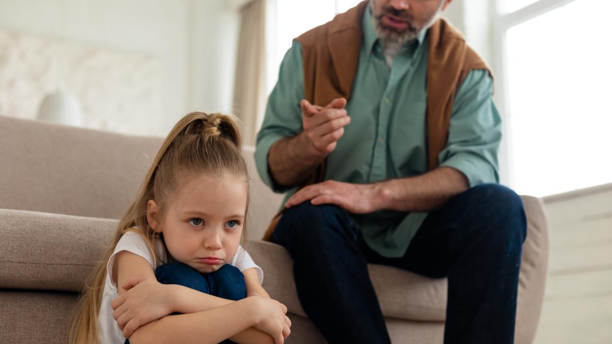 comportamentele-pe-care-copiii-le-vor-dezvolta-in-cazul-in-care-au-parinti-stricti--cand-vor-fi-adulti--le-vor-adopta-fara-sa-si-dea-seama_48848000