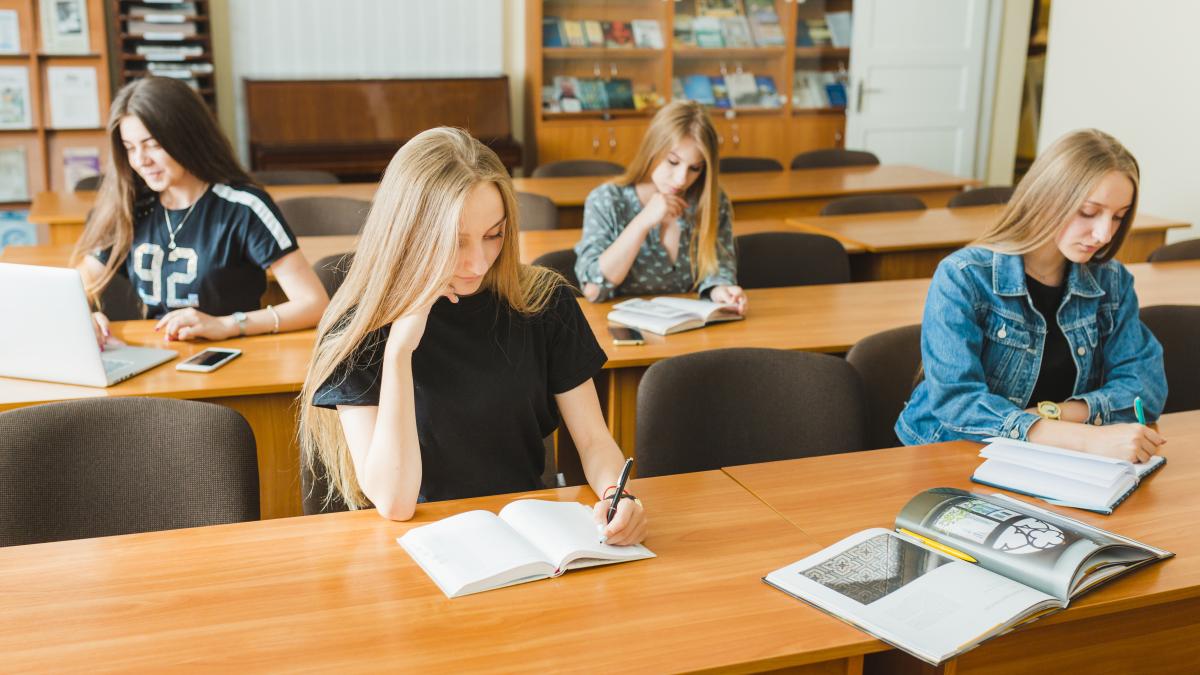 micro-credite--viitorul-curricumului-universitar--profesorul-romita-iucu-e2809ene-confruntam-cu-schimbarea-motivatiilor-celor-care-invata-si-tipul-focalizarii-lore2809d--video_77607600