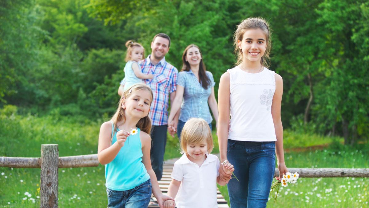 obiceiuri-de-zi-cu-zi-care-contribuie-la-fericirea-copiilor--parintii-le-trec-cu-vederea_76071800